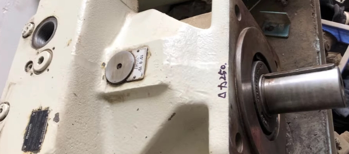 Rexroth R910976965 Piston Pump DRG/30R-PPB13N00